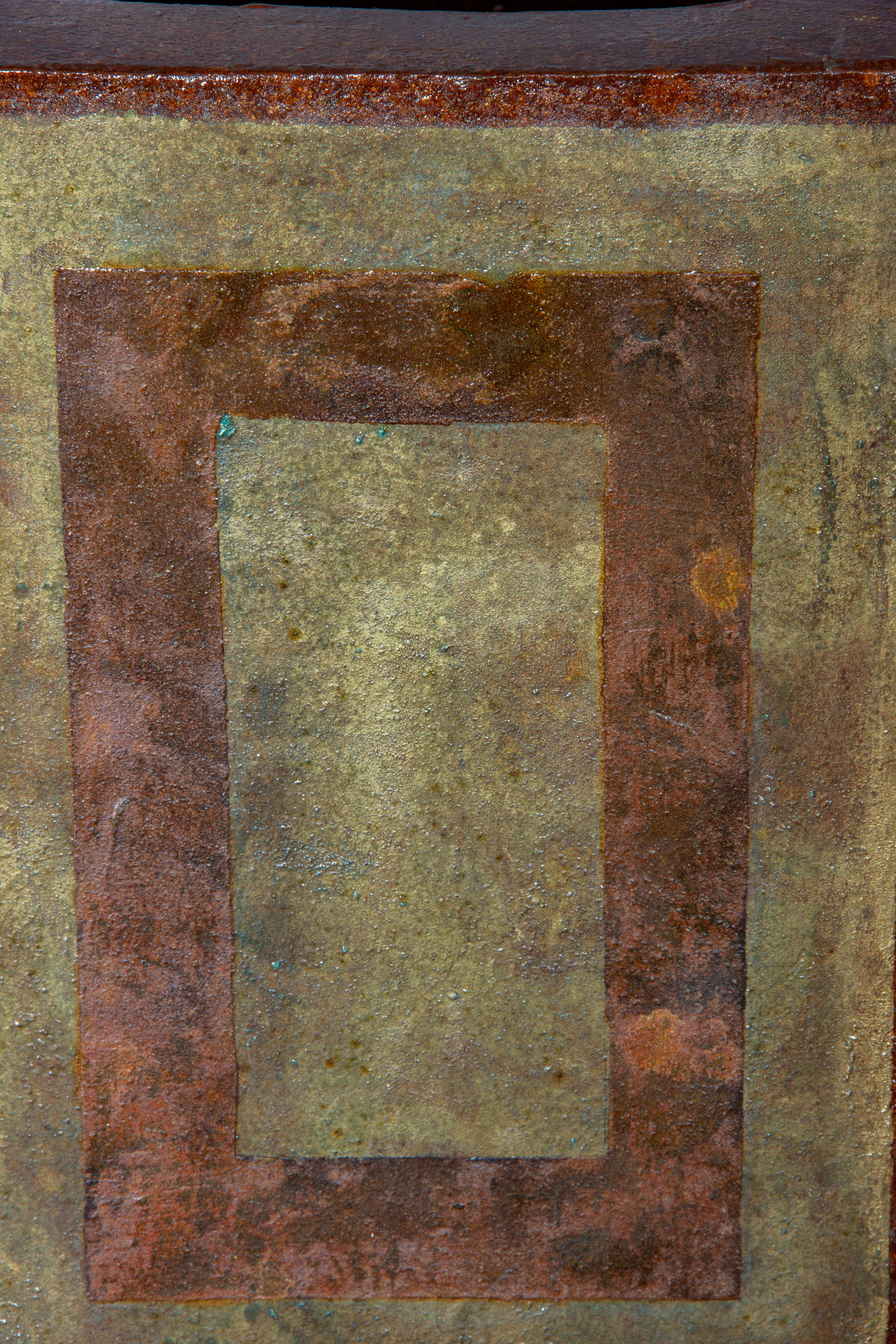 Kwadratowa donica w efekcie cortenu z dekoracyjną patyną, ręcznie wykonana, 25 × 26 × 30 cm